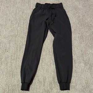 LULU JOGGERS